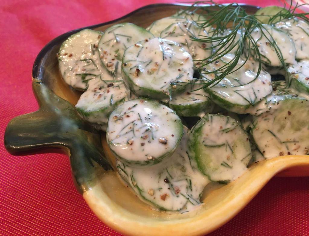 Cucumber dill salad crunchy creamy healthy yogurt dressing