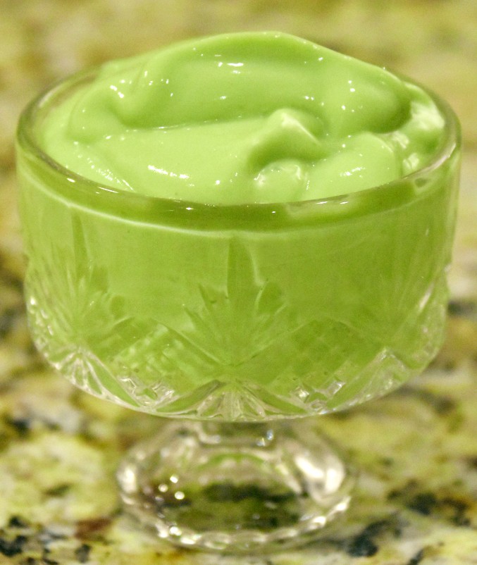 Instant Avocado Pudding - 3 ingredients and ready in less than 5 mins