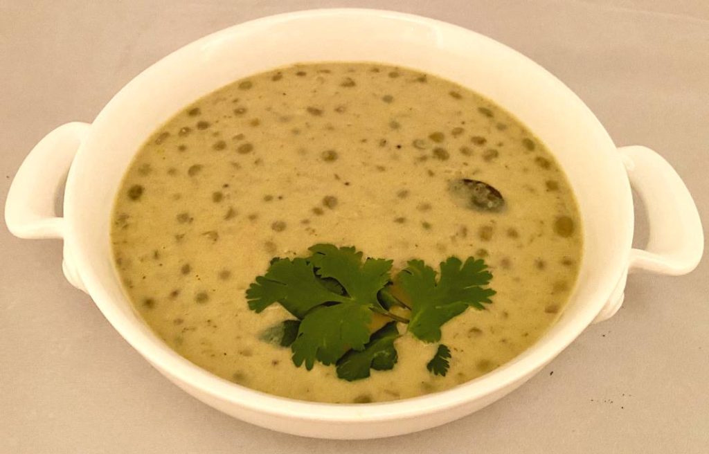 Bharazi - Pigeon peas in mild coconut curry