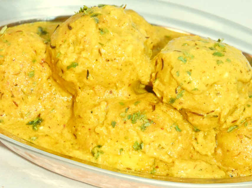 Dum Aloo - Baby potatoes in a creamy gravy